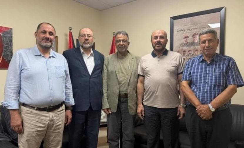 قياديو حماس والشعبية يناقشان الأوضاع وتوحيد الجهود