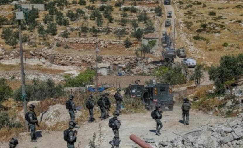 احتلال يعتقل شابًا في درعا تحت القصف