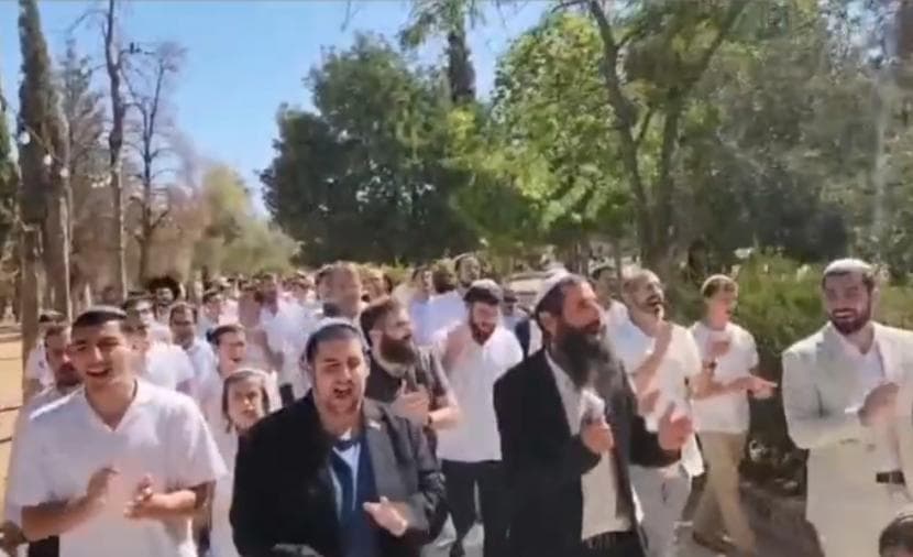الهدمي يحذر من اقتحامات الأقصى وتقديم القرابين