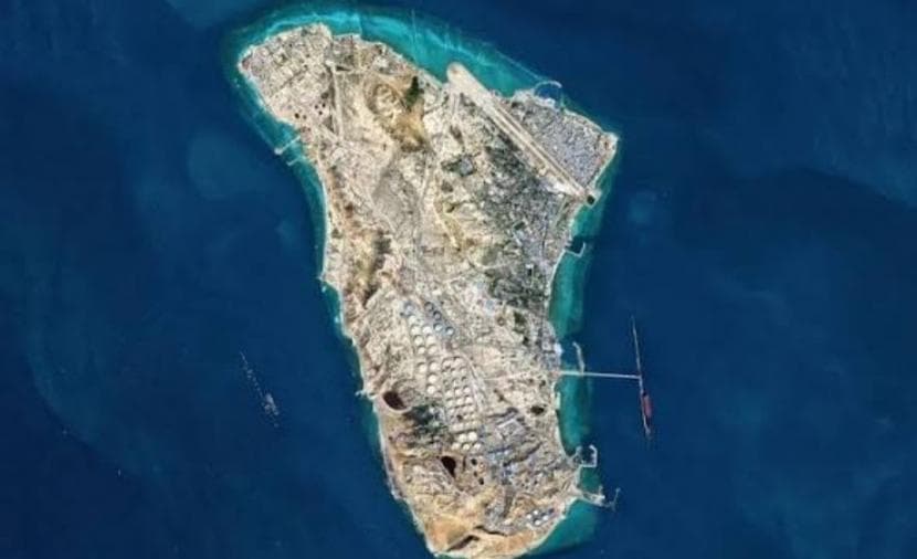 Iran: U.S. strikes tanker near Khark