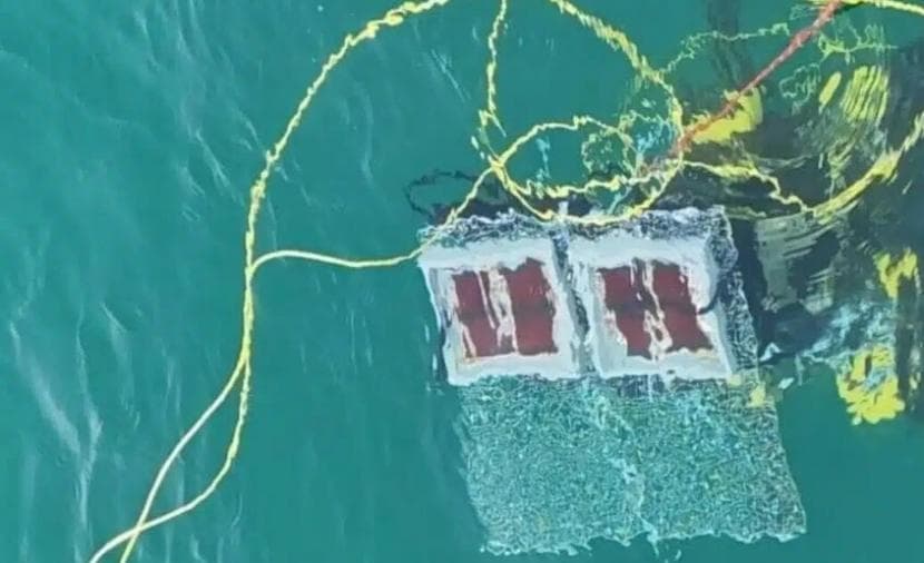 China launches first underwater solar plant
