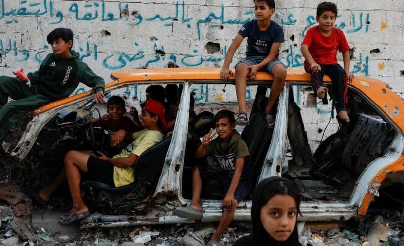 خبير نفسي يحذر من مستقبل أطفال غزة