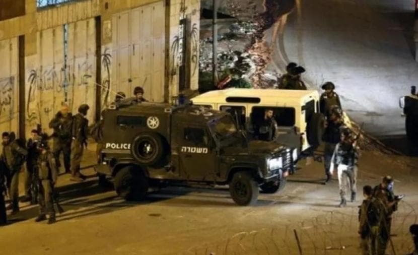 الاحتلال يهاجم قريتي النبي صالح ودير أبو مشعل