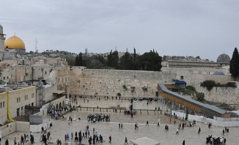 Jerusalem Union Criticizes Wall Plaza Militarization