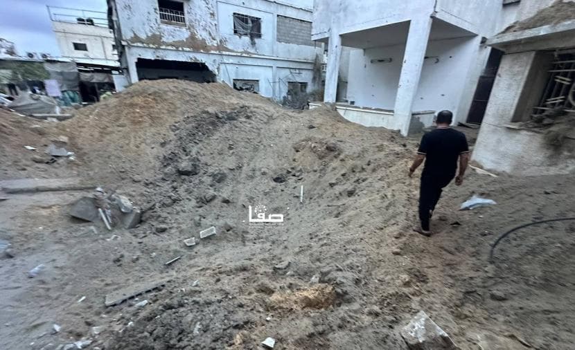 Gaza City Farah building hit