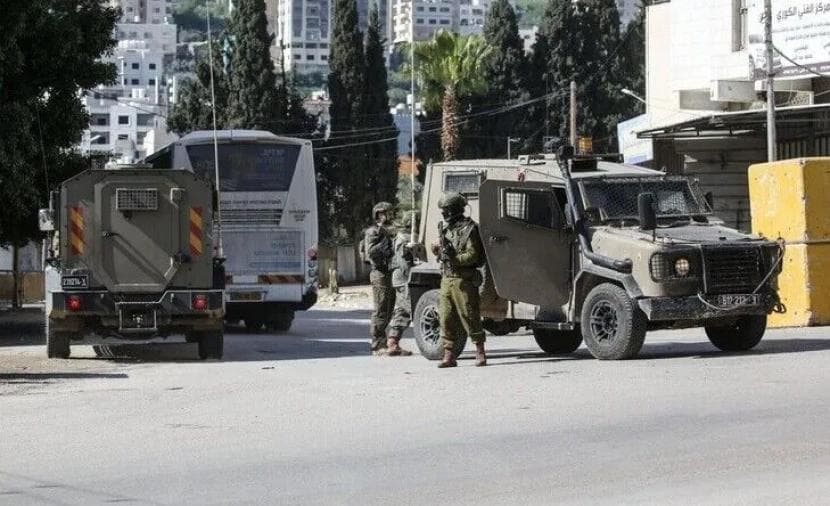 إصابات واعتقالات خلال اقتحامات في الضفة والقدس