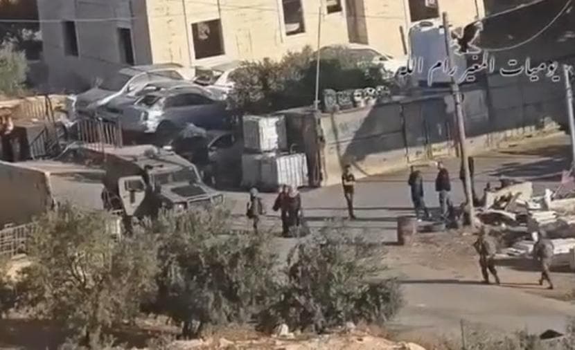 احتجاز طلاب من المغير خلال اقتحامها
