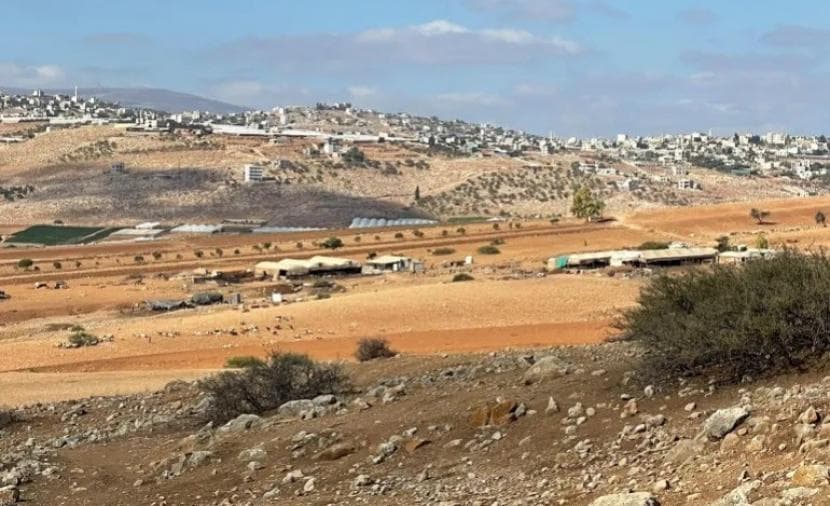 مستوطنون يمنحون 47 عائلة مهلة إخلاء