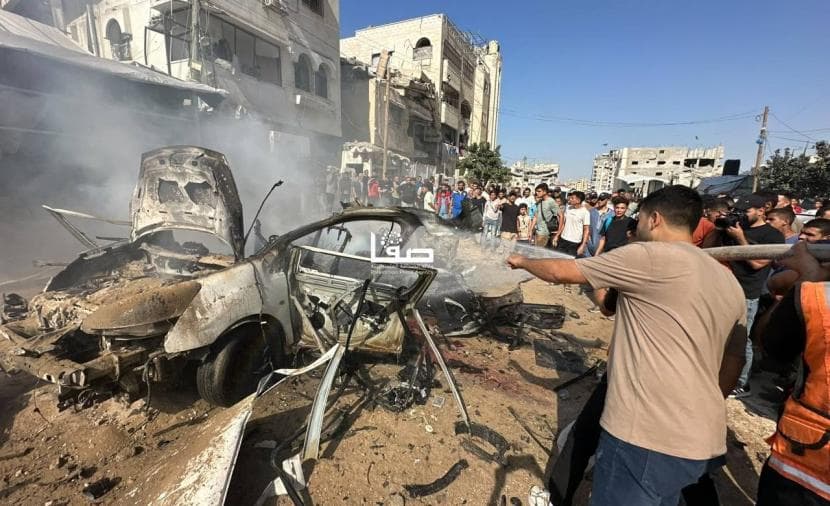 إسرائيلية تستهدف مركبة بغزة