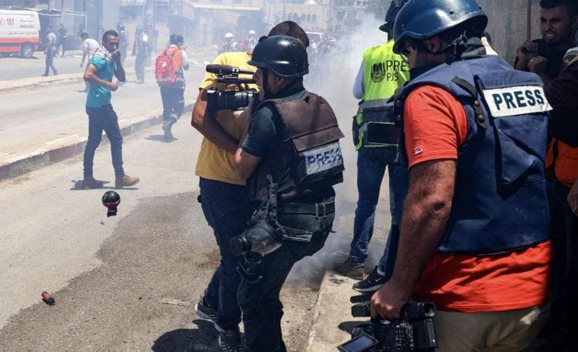 نقابة الصحفيين تكشف توسع هجمات الاحتلال على الصحفيين في الضفة والقدس