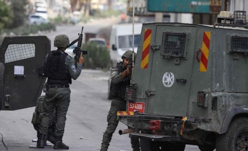 Occupation detains and mistreats youth in Tulkarm