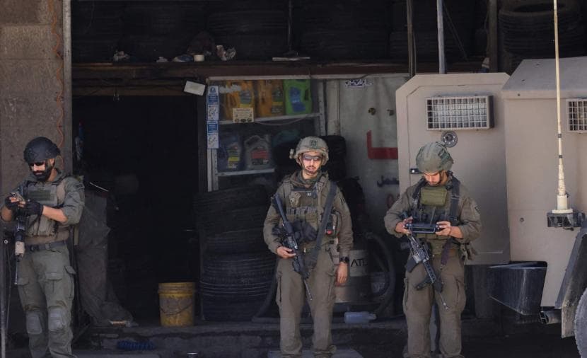 Occupation forces detain youths as human shields in Tulkarm