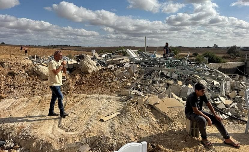 الاحتلال يواصل هدم منازل في أم مميلة
