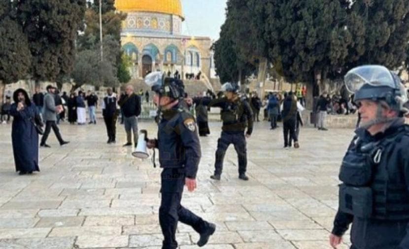 الاحتلال يمنع تشييع شاب مقدسي من الأقصى