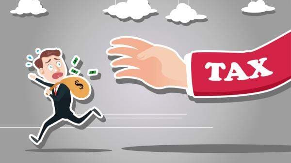 هل يتضمن مشروع قانون الملكية العقارية فرض ضرائب أو رسوم جديدة؟