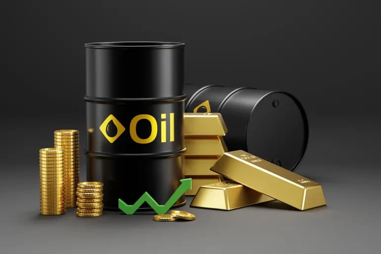Gold Falls as Oil Climbs and Rate Hike Signs Appear