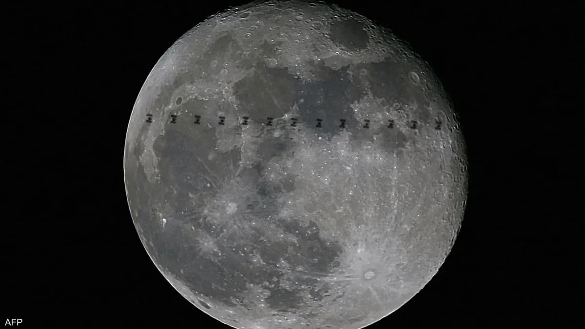 Chinese samples uncover moon's dual faces