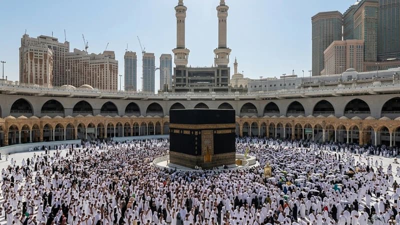 الحرب تعرقل رحلات المعتمرين في السعودية