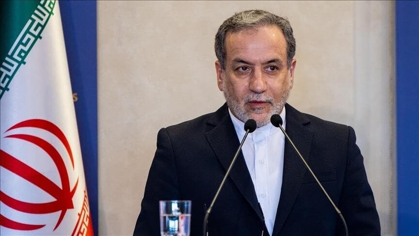 عراقجي: إيران جاهزة للحرب أو الدبلوماسية والقرار لترامب