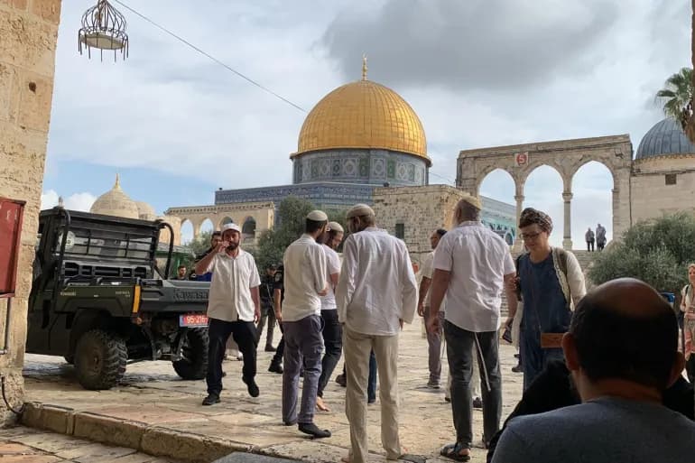 Over 900 settlers breach Al-Aqsa amid strict worship limits