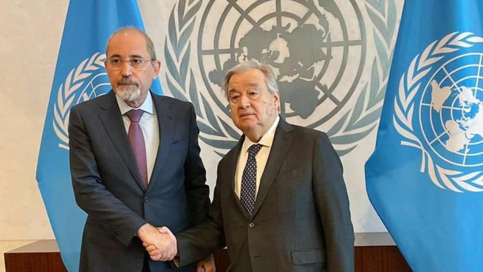 Al-Safadi discusses with Guterres in Amman