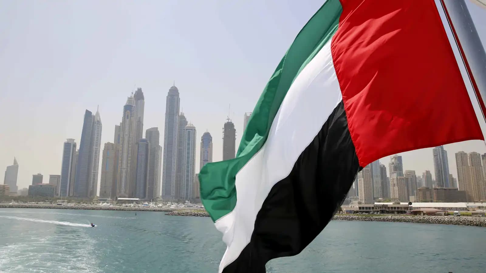حكومة دبي تنفي تقرير رويترز حول انفجارات وسط المدينة
