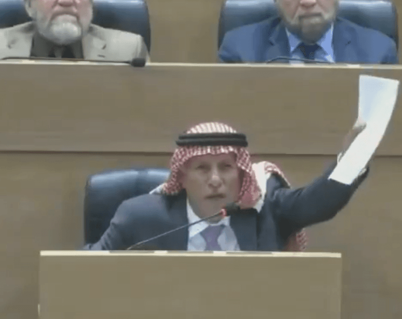 صالح العرموطي يترك مقعده بالنواب