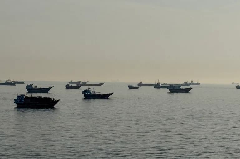 Strait of Hormuz Sees Lowest Ship Traffic in 48 Hours