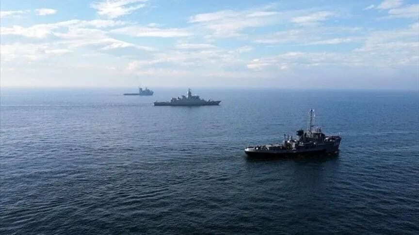 إيران: حريق في سفينة بمحاولة عبور هرمز