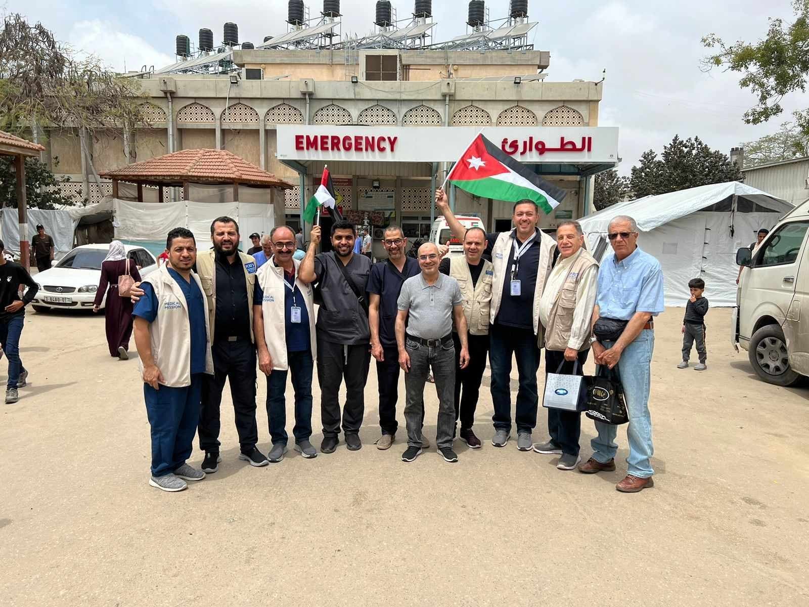 أطباء الأردن وغزة يروون ملحمة الدم