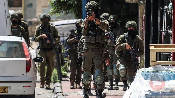 انسحاب من قلنديا وخطوة لاحتلال المخيمات
