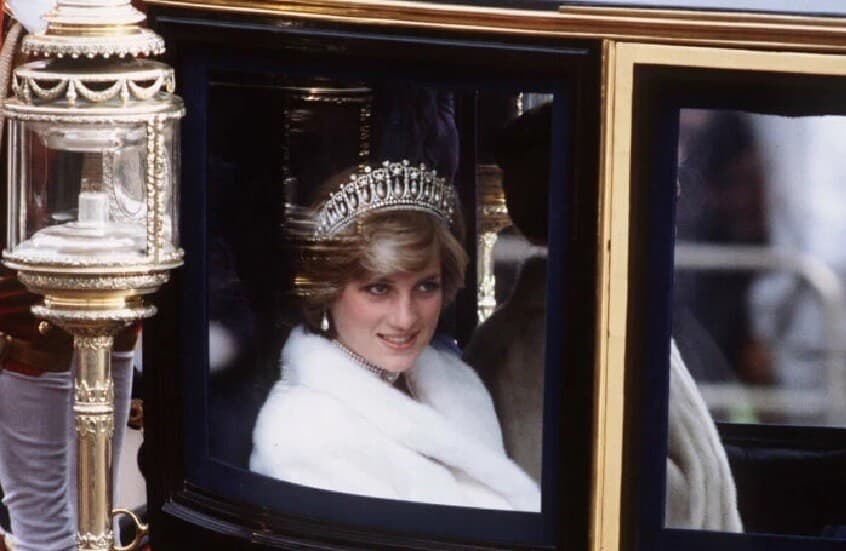 Princess Diana's brother to unveil her life and death