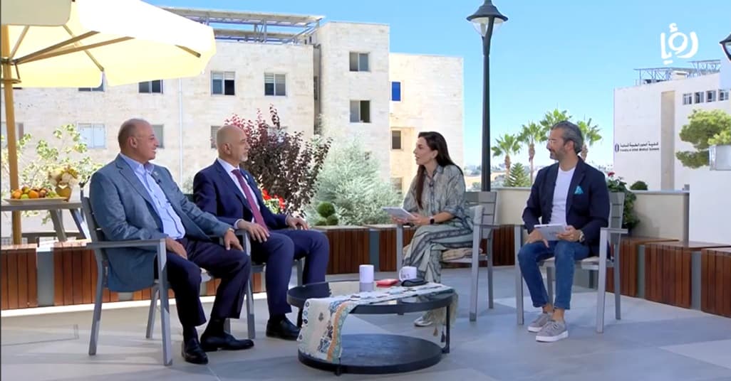 د. الحوراني وحمدان يشرحان خطة جامعة عمان