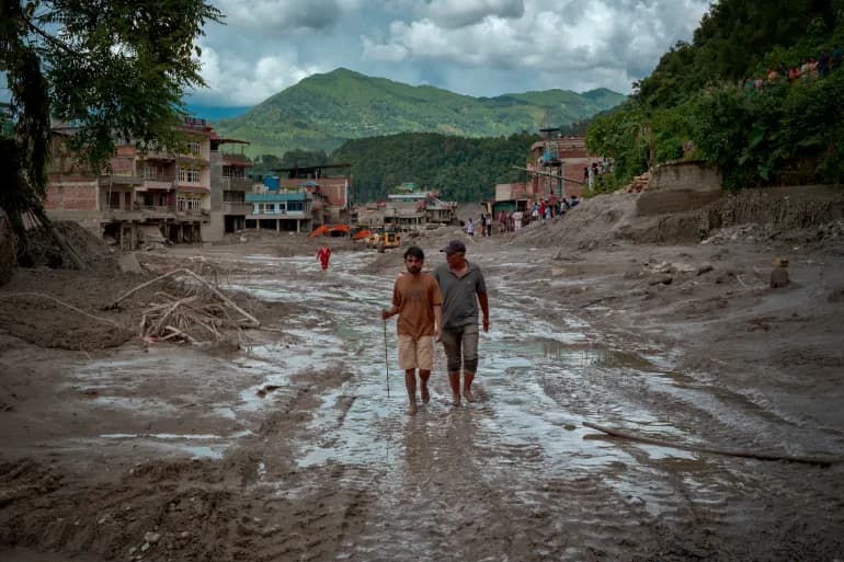 Satellite images trace Tibet-Nepal flood start