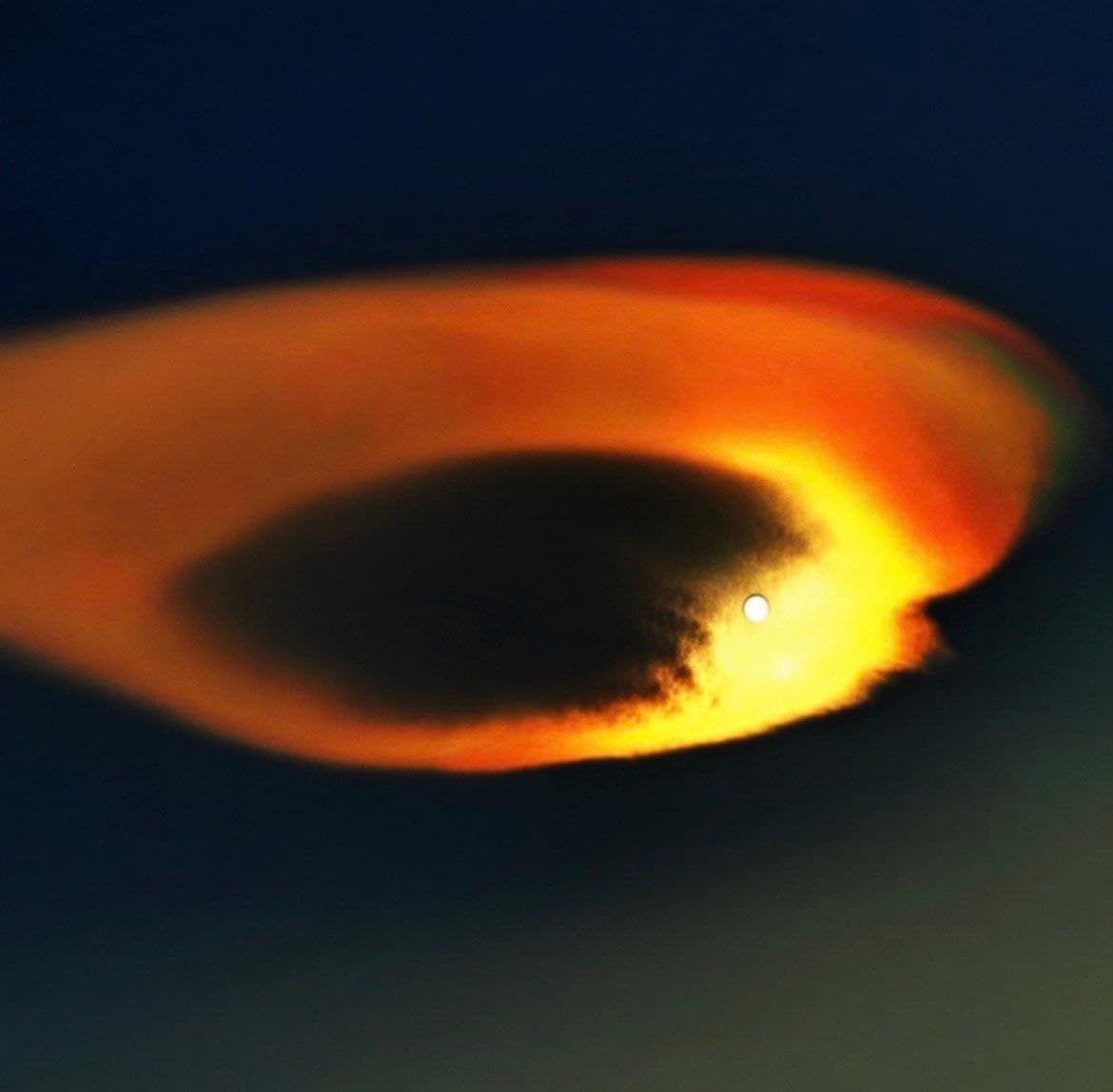 Canada cloud image sparks UFO debate