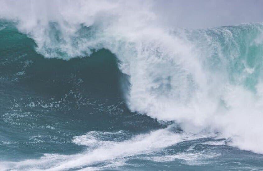 Can a tsunami-generating weapon be made