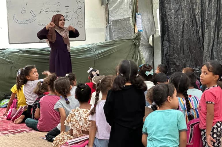 بداية عام دراسي جديد في غزة وسط تحديات