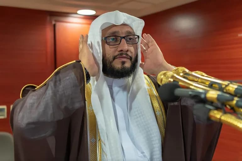 Muezzin Sheikh Ibrahim Al-Madani passes away
