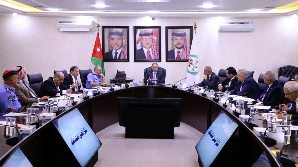 وزير الداخلية يناقش اكتظاظ مراكز الإصلاح