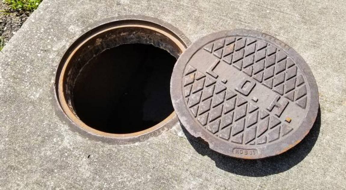 Theft of manhole covers in Sahaab