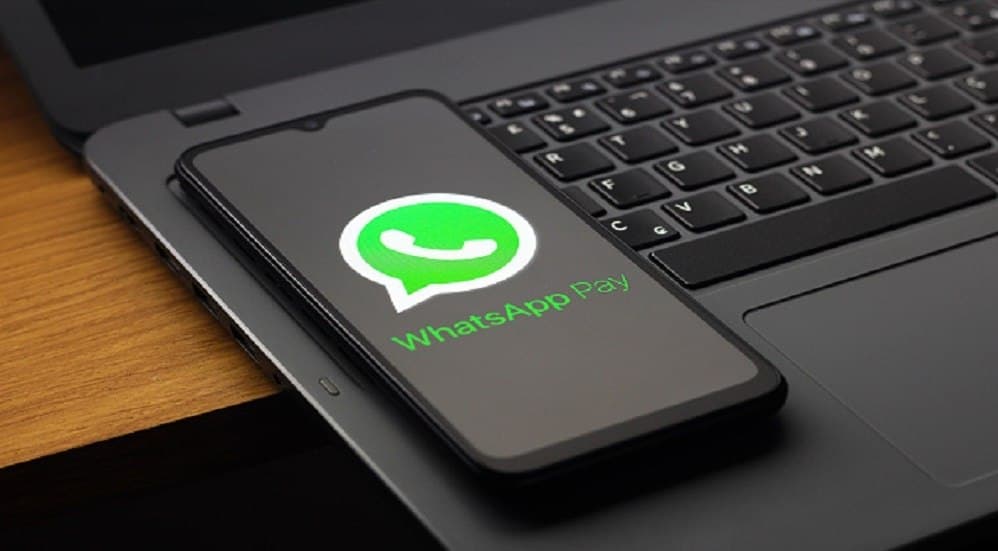 ميتا تفرض رسوم على رسائل واتساب للشركات