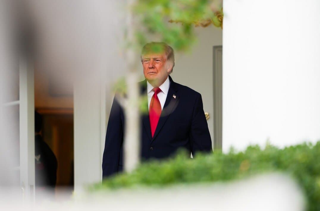 Trump affirms discussion with pilots on UFOs