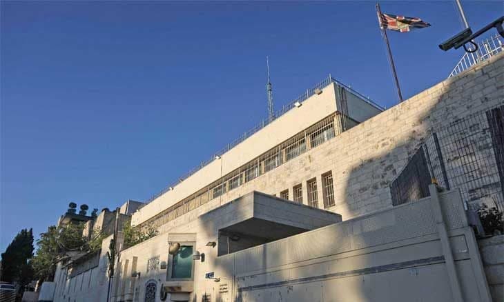 بريطانيا قد تطرد 27 دبلوماسيا إسرائيليا
