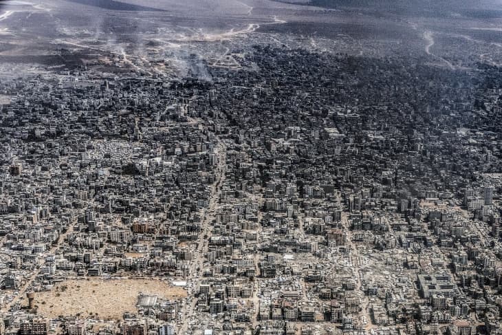 ملادينوف يطالب بالسماح لجهات دولية بدخول غزة