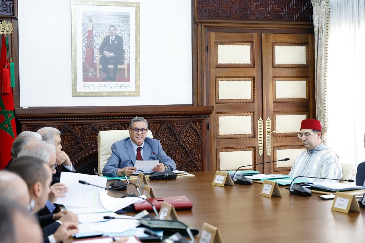 Government council opens with league plans