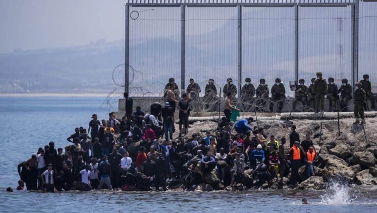 Spain responds to border crossing claims