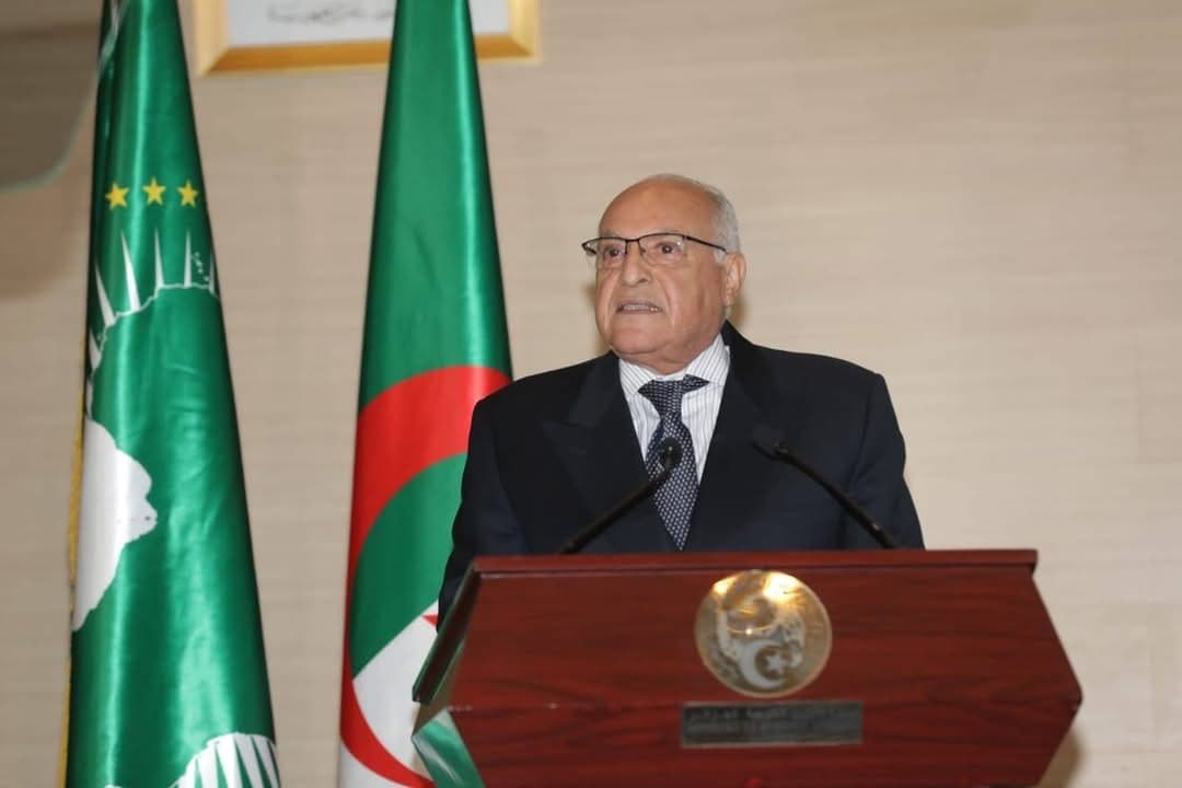 الجزائر تؤيد تقرير المصير في نزاع الصحراء