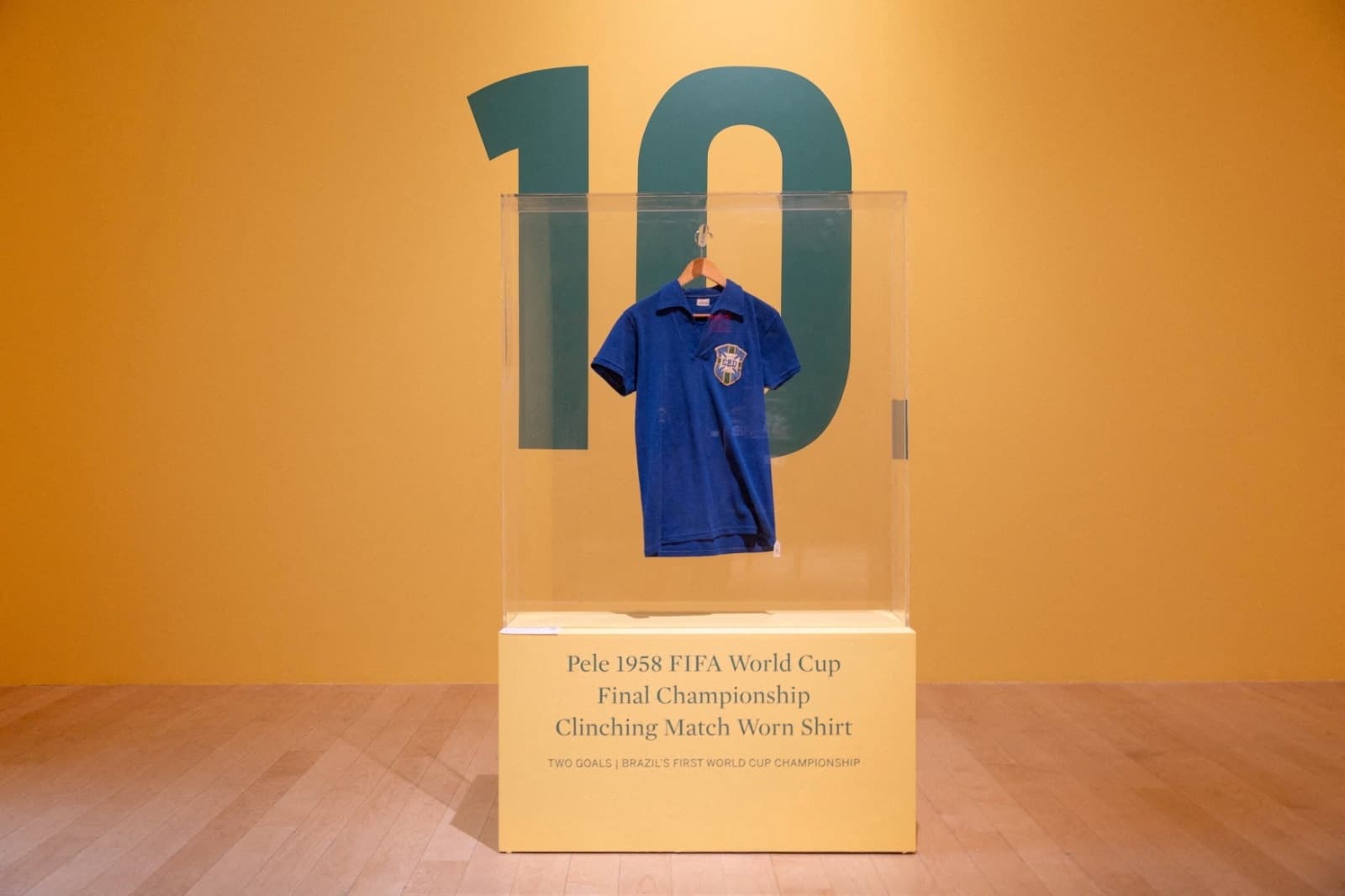 Pelé's 1958 World Cup jersey sells for 4.9M