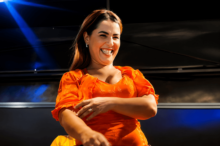 سهانة مولات الضحكة تنضم لمصطفى أومكيل