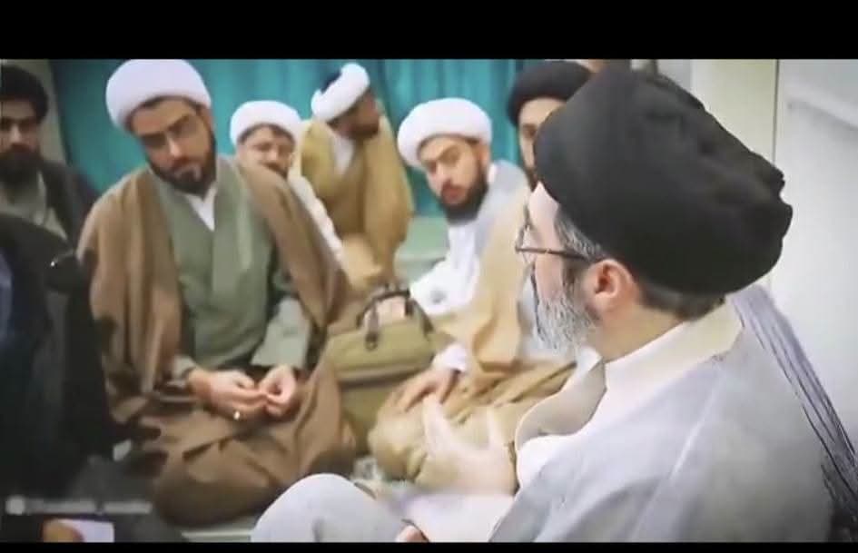 المجتبى خامنئي يظهر لأول مرة